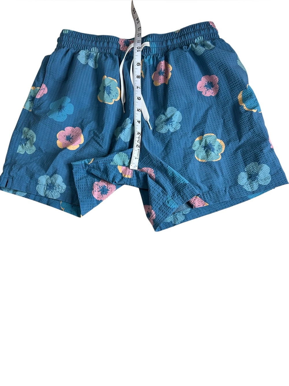 Chubbies Men’s Floral Swimsuit. Size Medium. - Picture 3 of 9